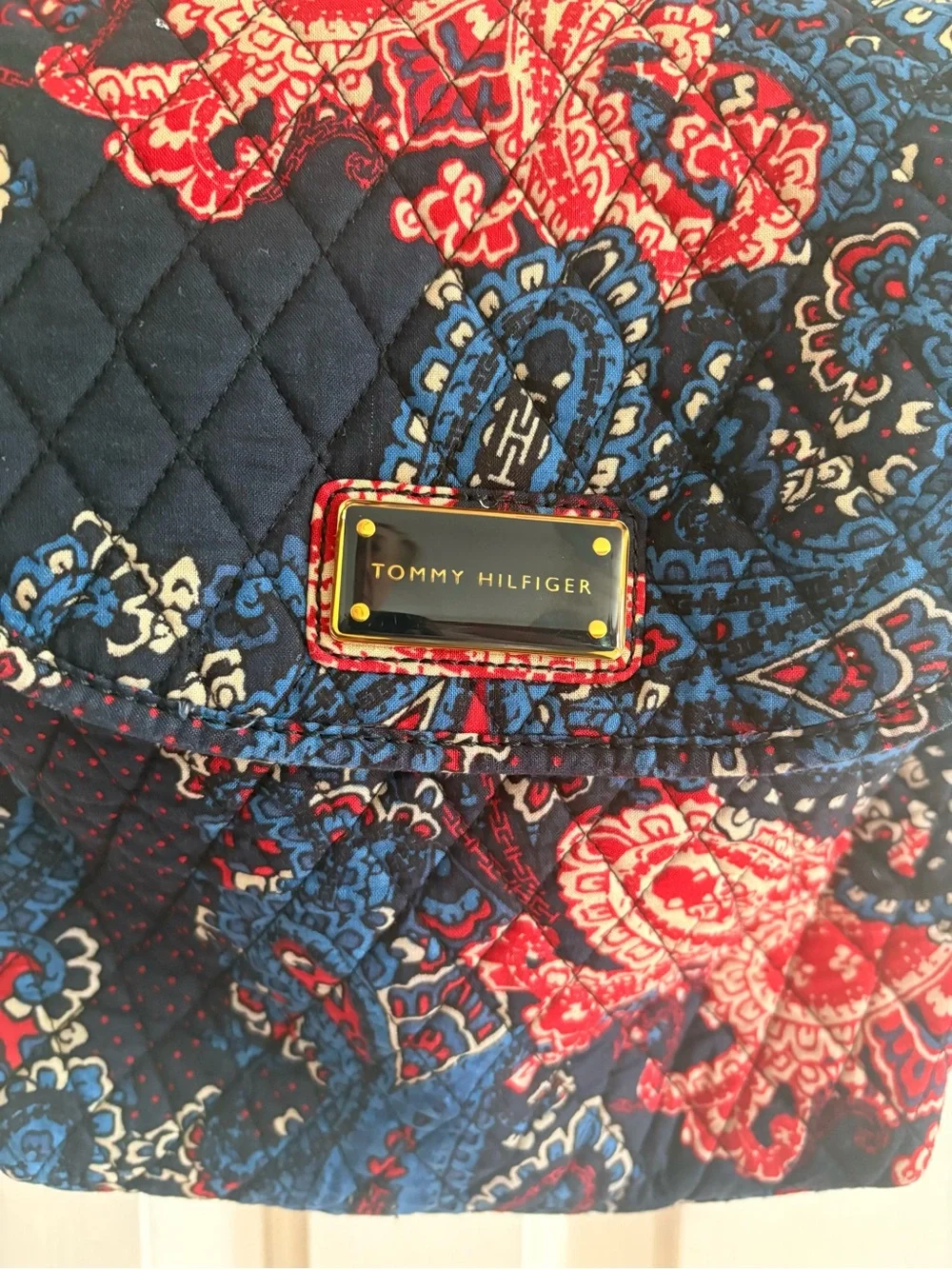 Tommy Hilfiger compact quilted